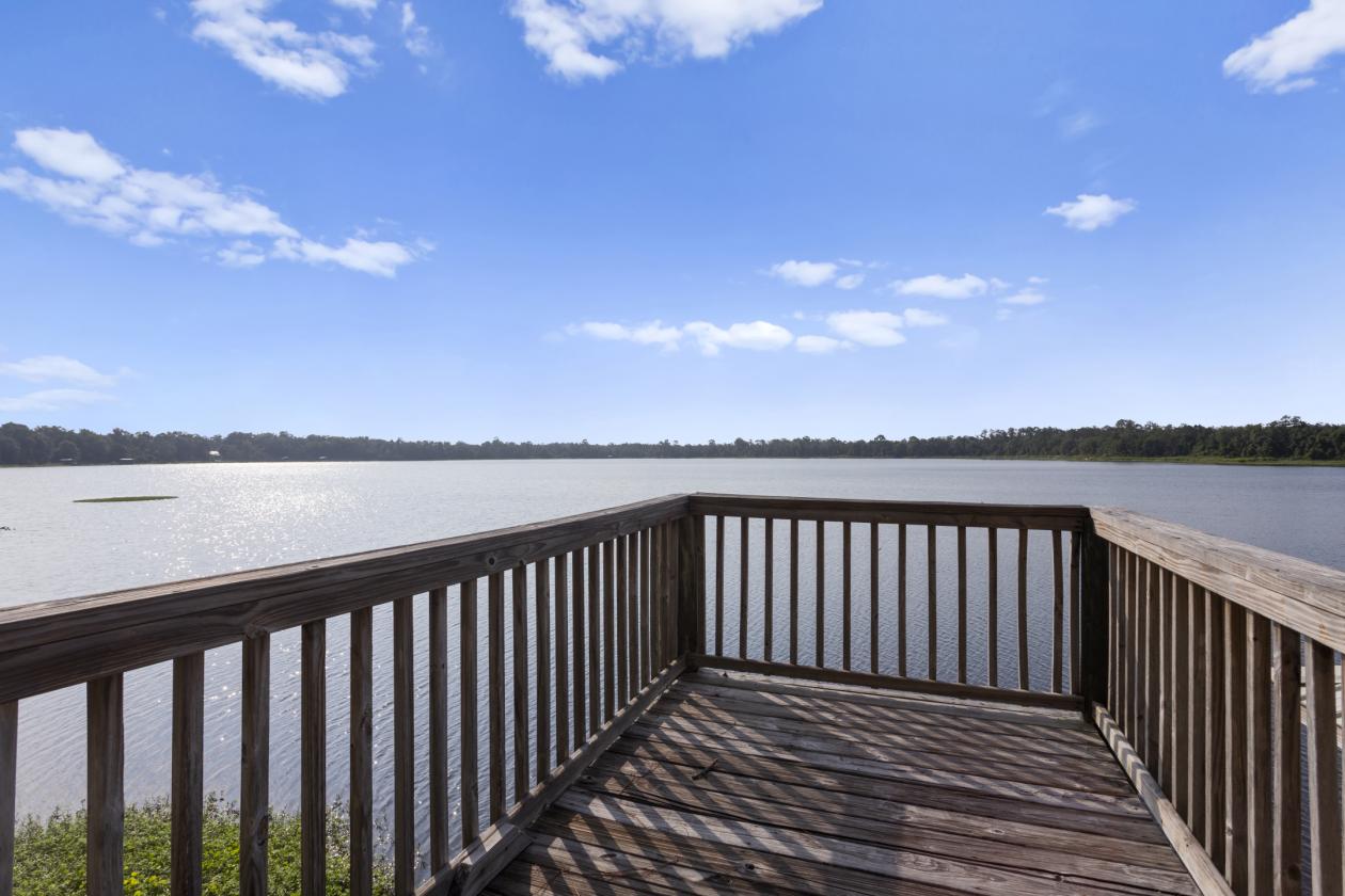 Luxury lake estate with acreage and horse stalls - photo 19
