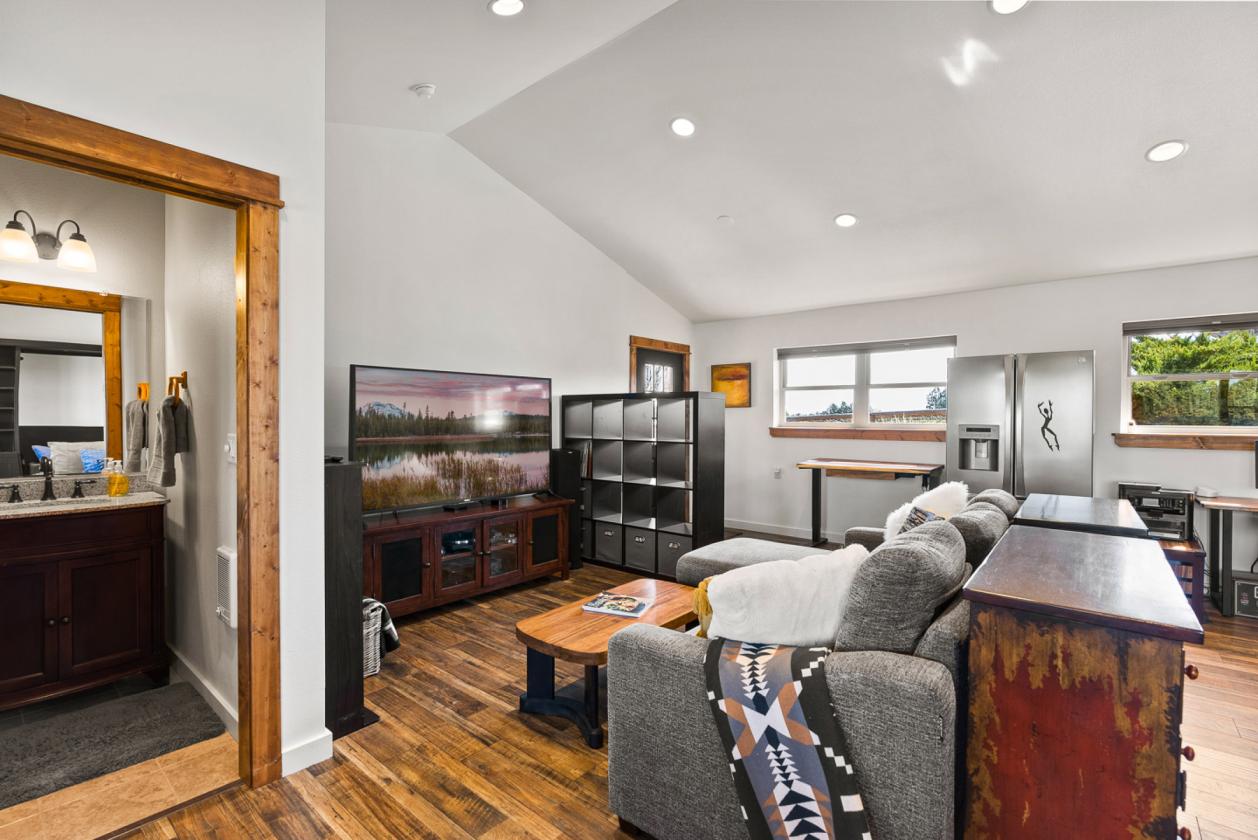 Mountain Modern Retreat with Panoramic Views - photo 24