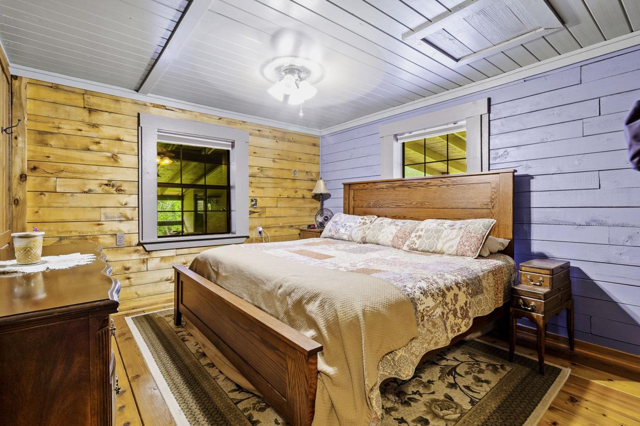 Complete Turnkey Country Horse Property - photo 25