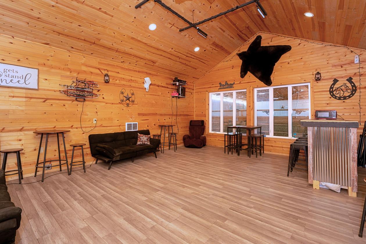 Income Producing Horse Boarding Facility - photo 6