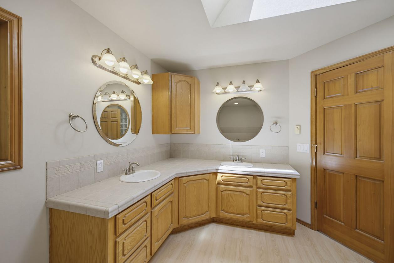 NEW PRICE |Exceptional 5-acre Horse Property - photo 19