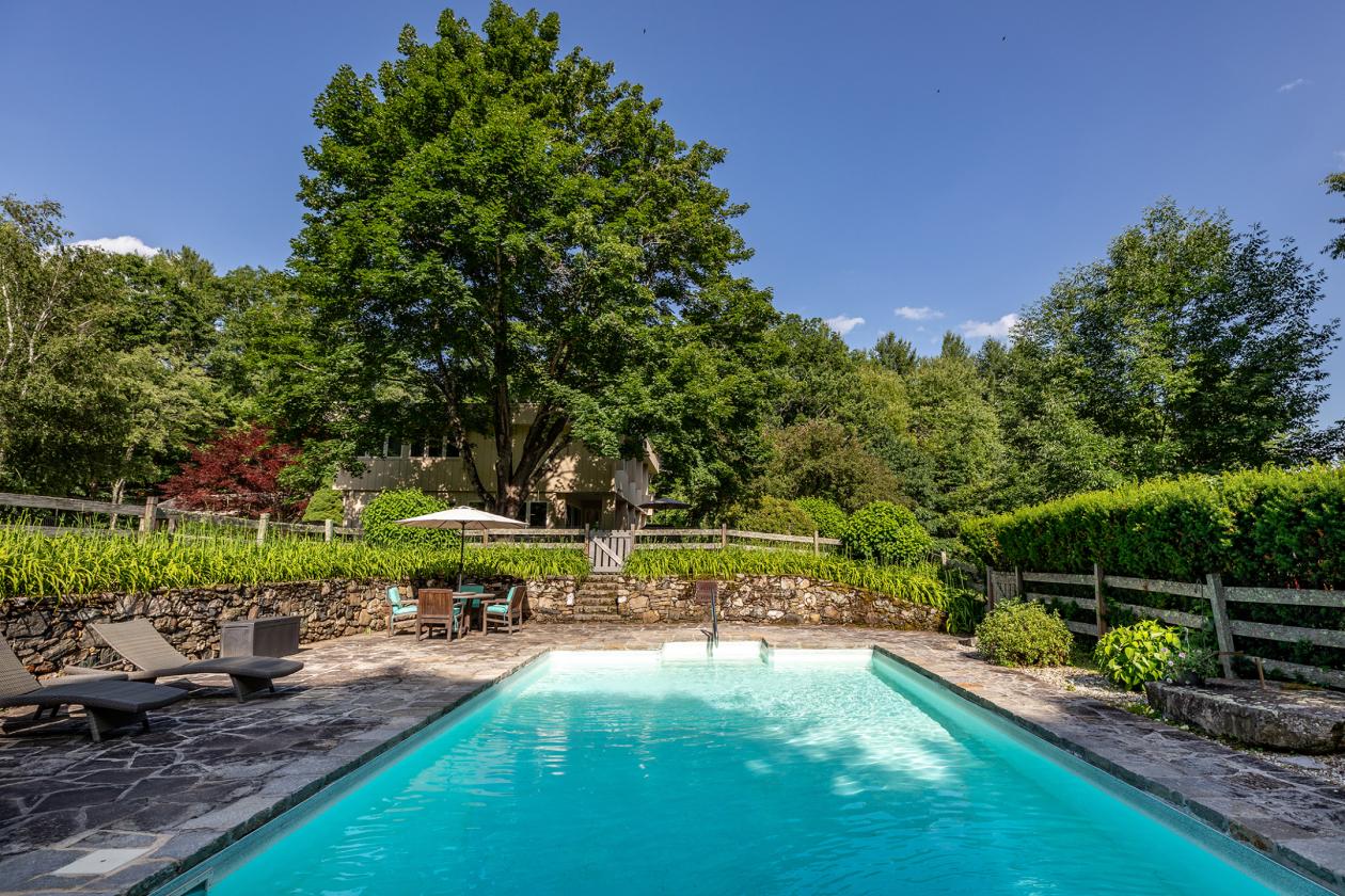 Secluded contemporary with new horse facilities - photo 23
