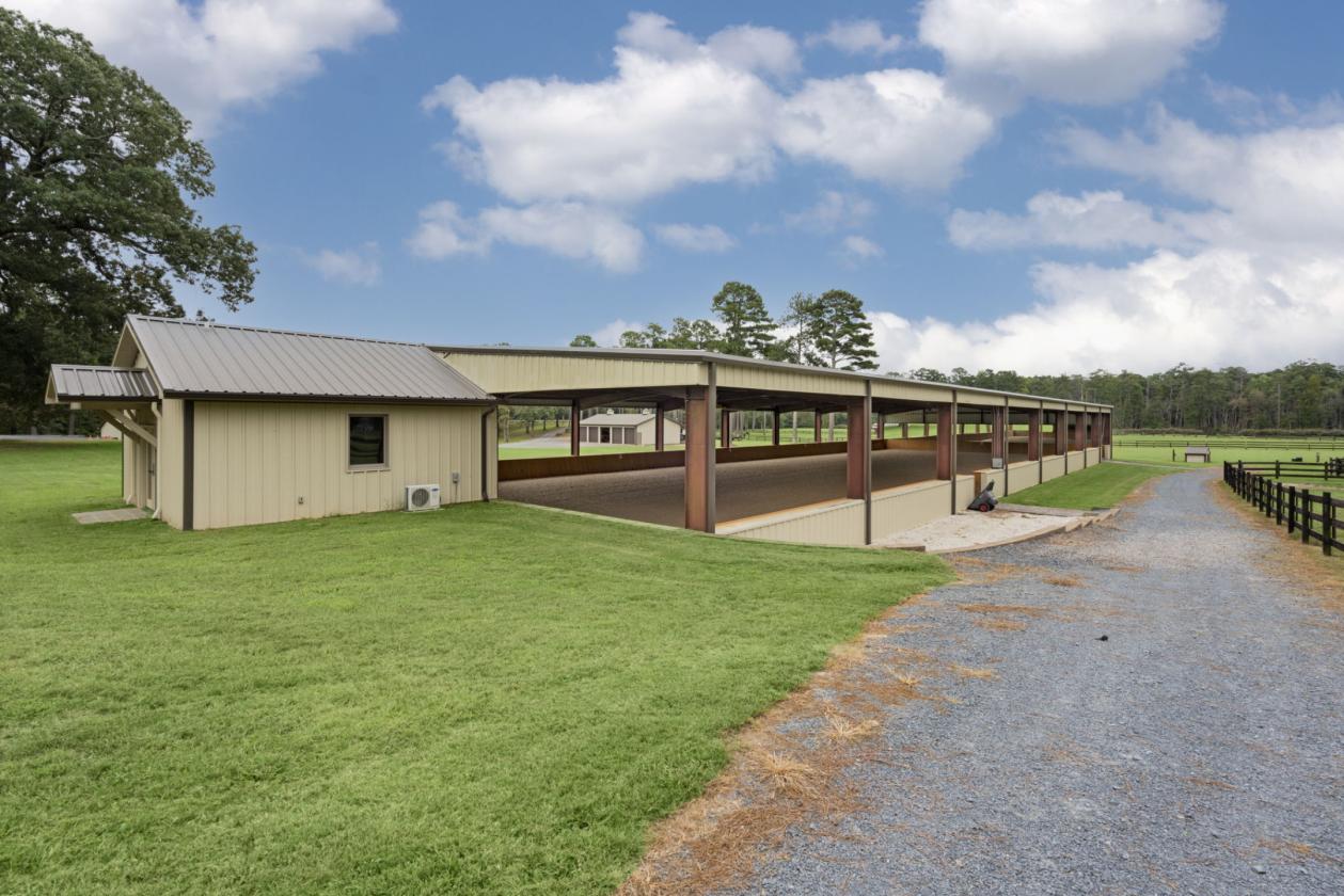 Magnificent 31+ ac equestrian estate - photo 23