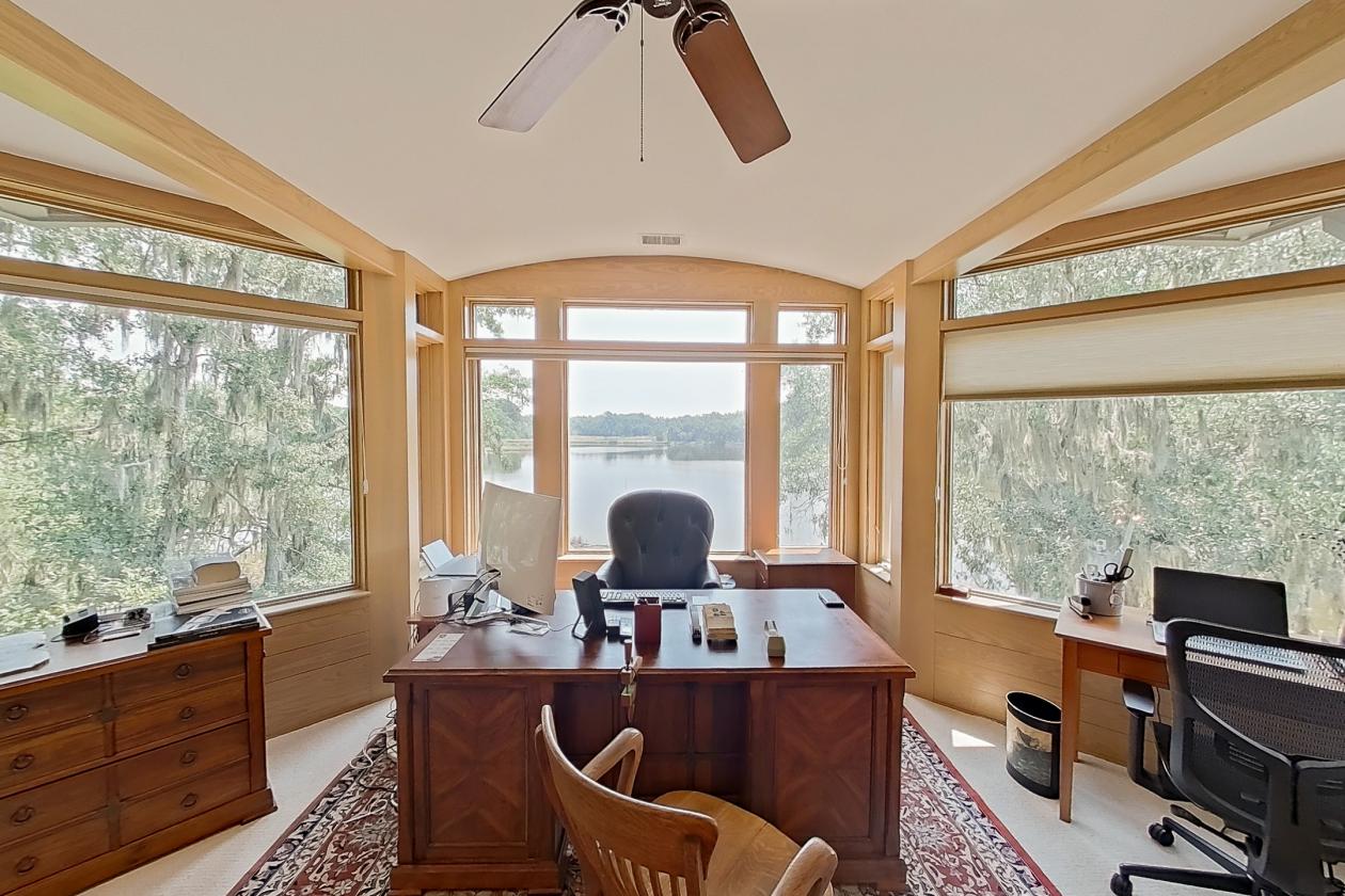 Striking Home In Brays Island Community - photo 24