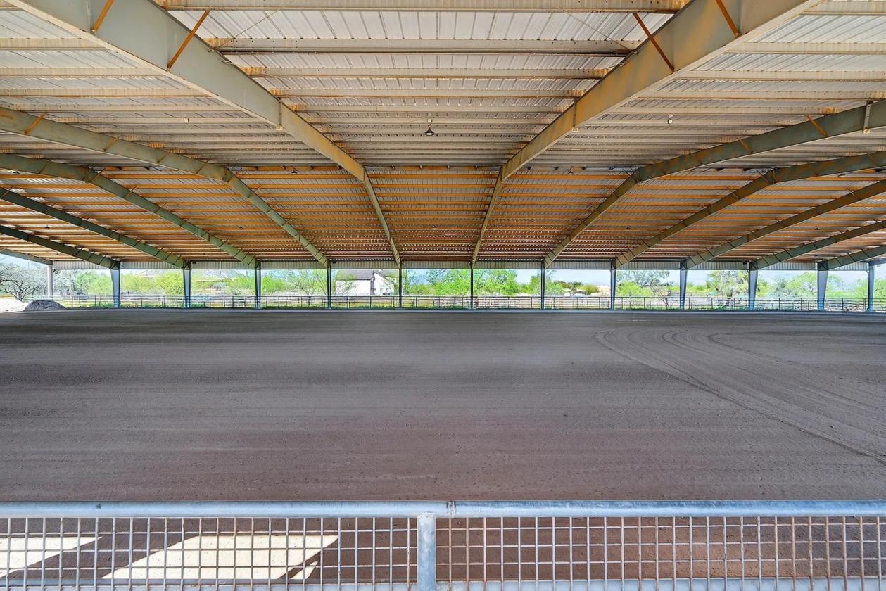 Income producing equestrian ranch on 10 acres - photo 7