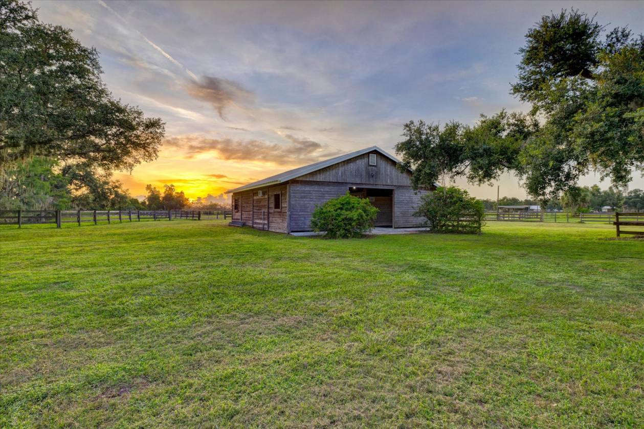 Horse and Hobby Farm on 5.7 Acres - photo 30