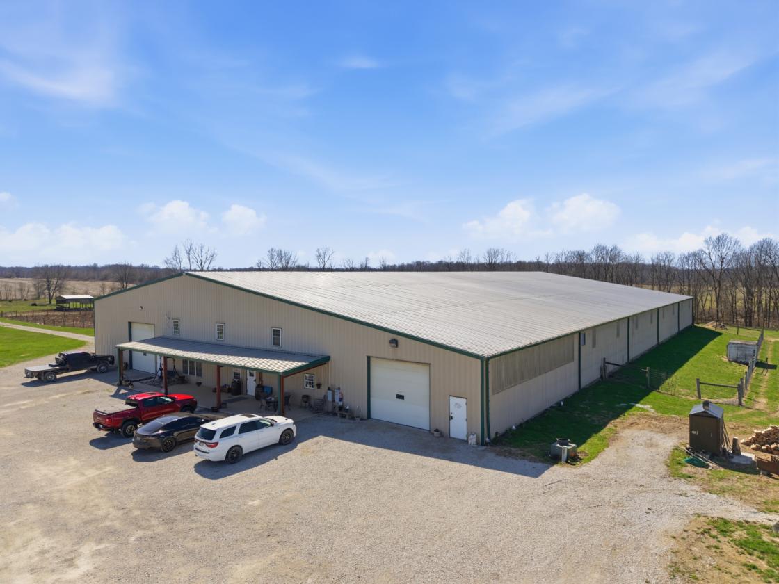 Professional Equine Training Facility & 47.5 Acres - photo 1