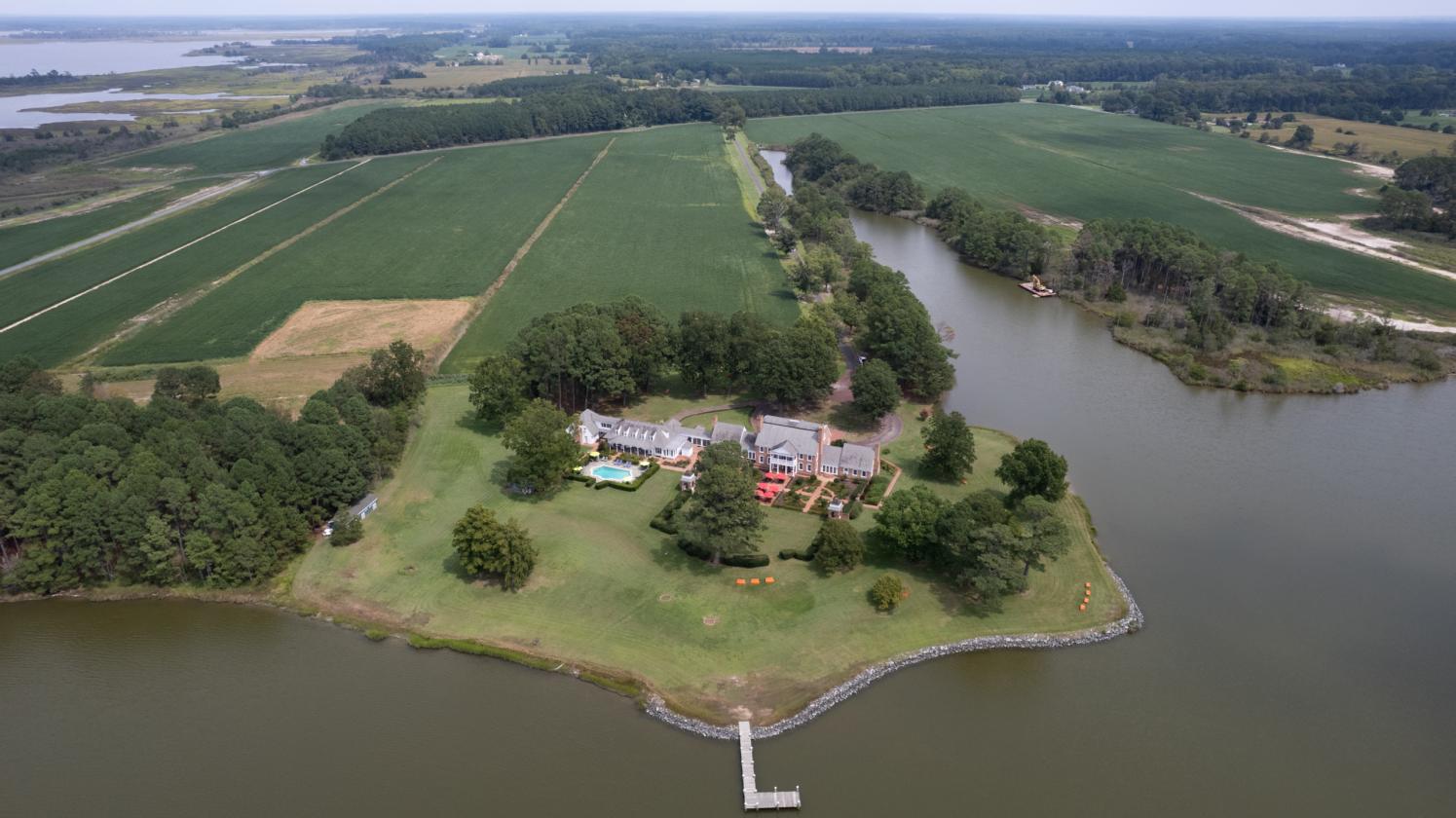 Waterfront Equestrain Luxury Estate - photo 4