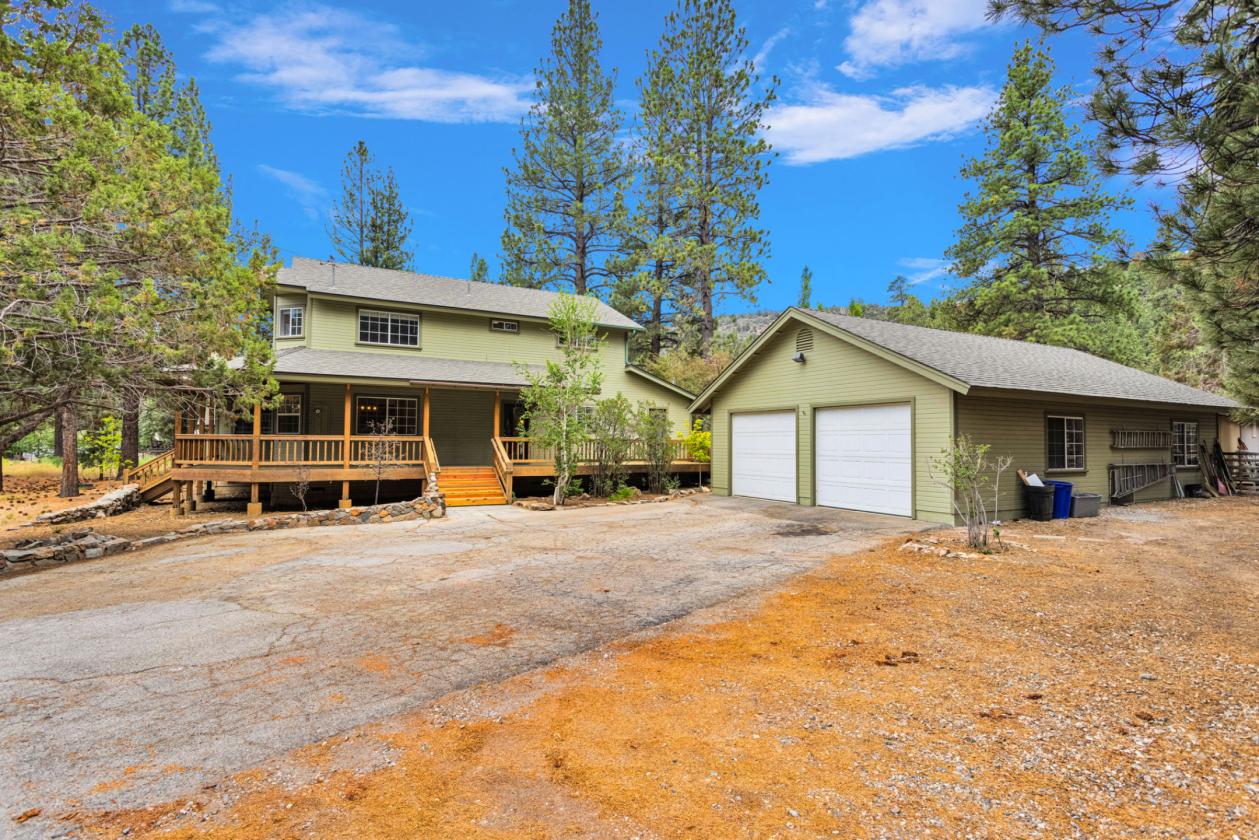 Beautifully updated horse property - photo 2