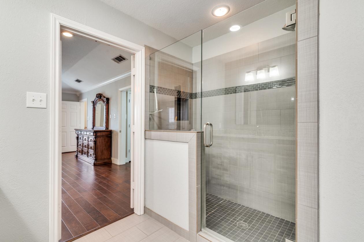 Gorgeous home on 23+ acres, ready for your horses. - photo 15