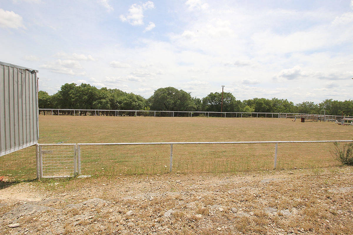 A RARE find 50 acres in Spring Branch, with easy... Canyon Lake