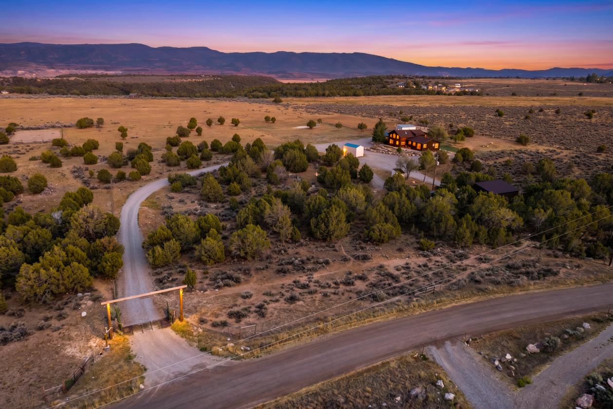Horse Property with stunning views - photo 29