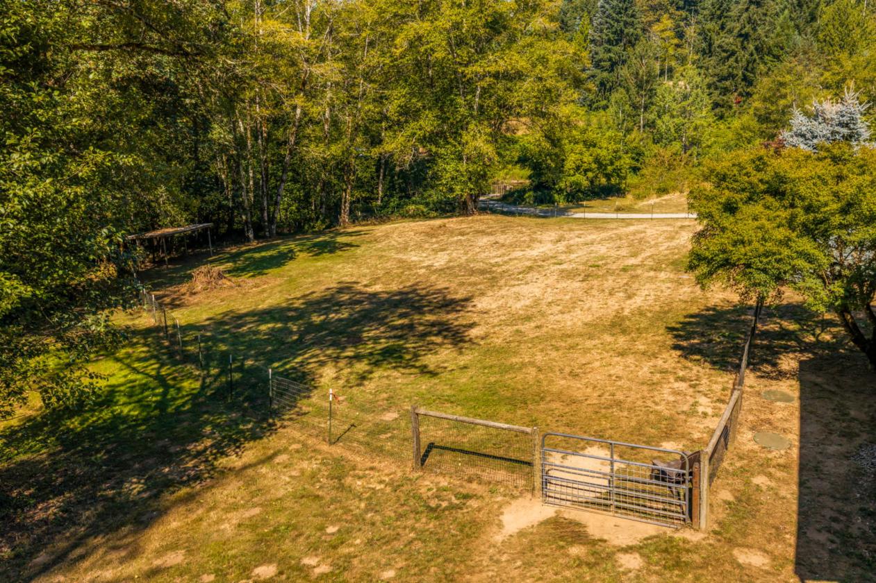 Hobby farm with 4 stalls, shop, and home - photo 4