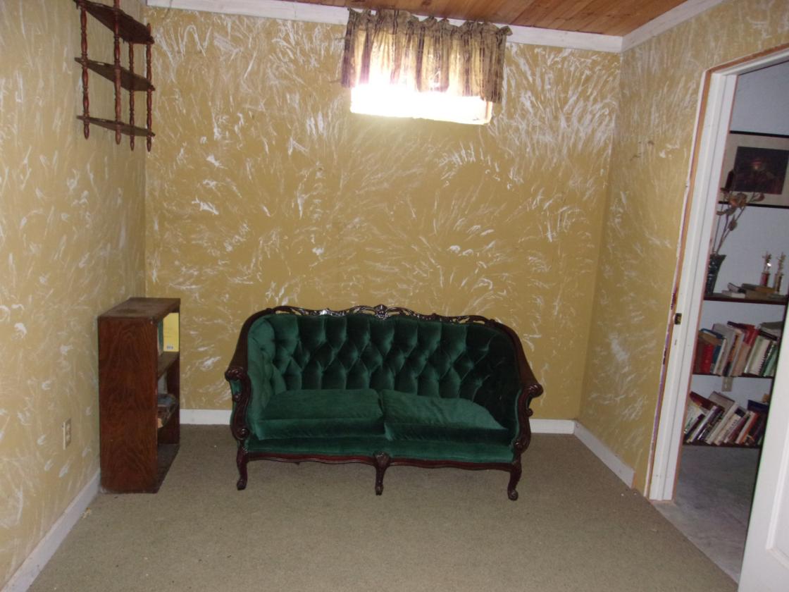 Log Home with 52 acres, barns, spectacular views - photo 30