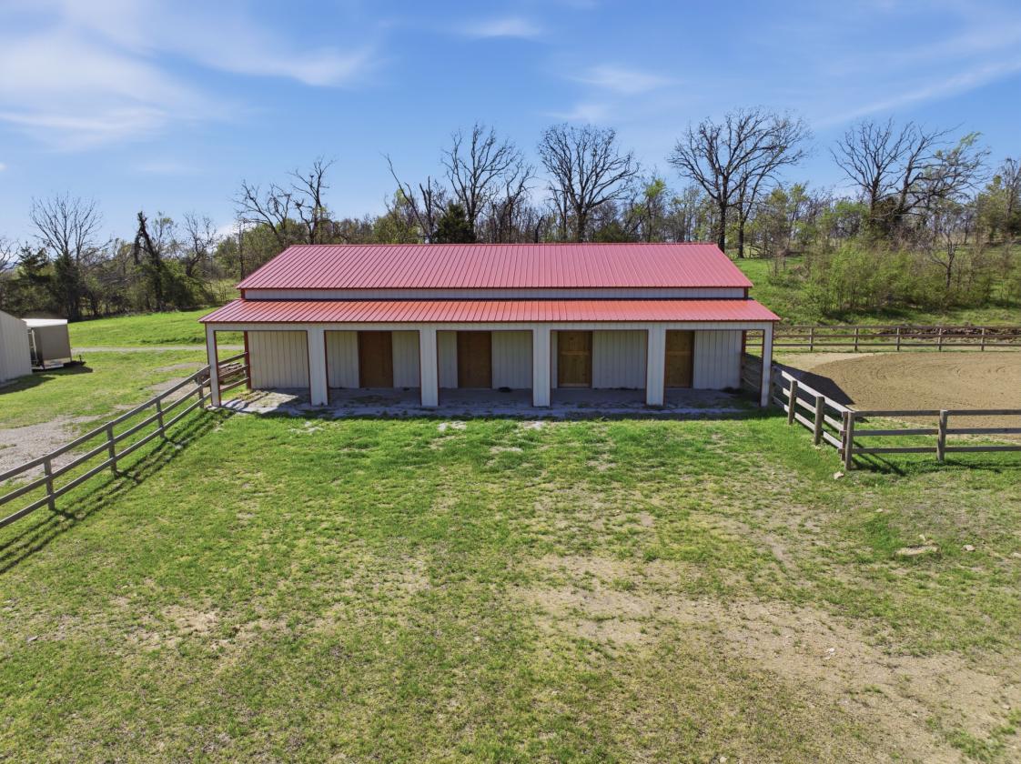 21 acre +/- HOBBY HORSE RANCH w/ ARENA AND POOL - photo 23