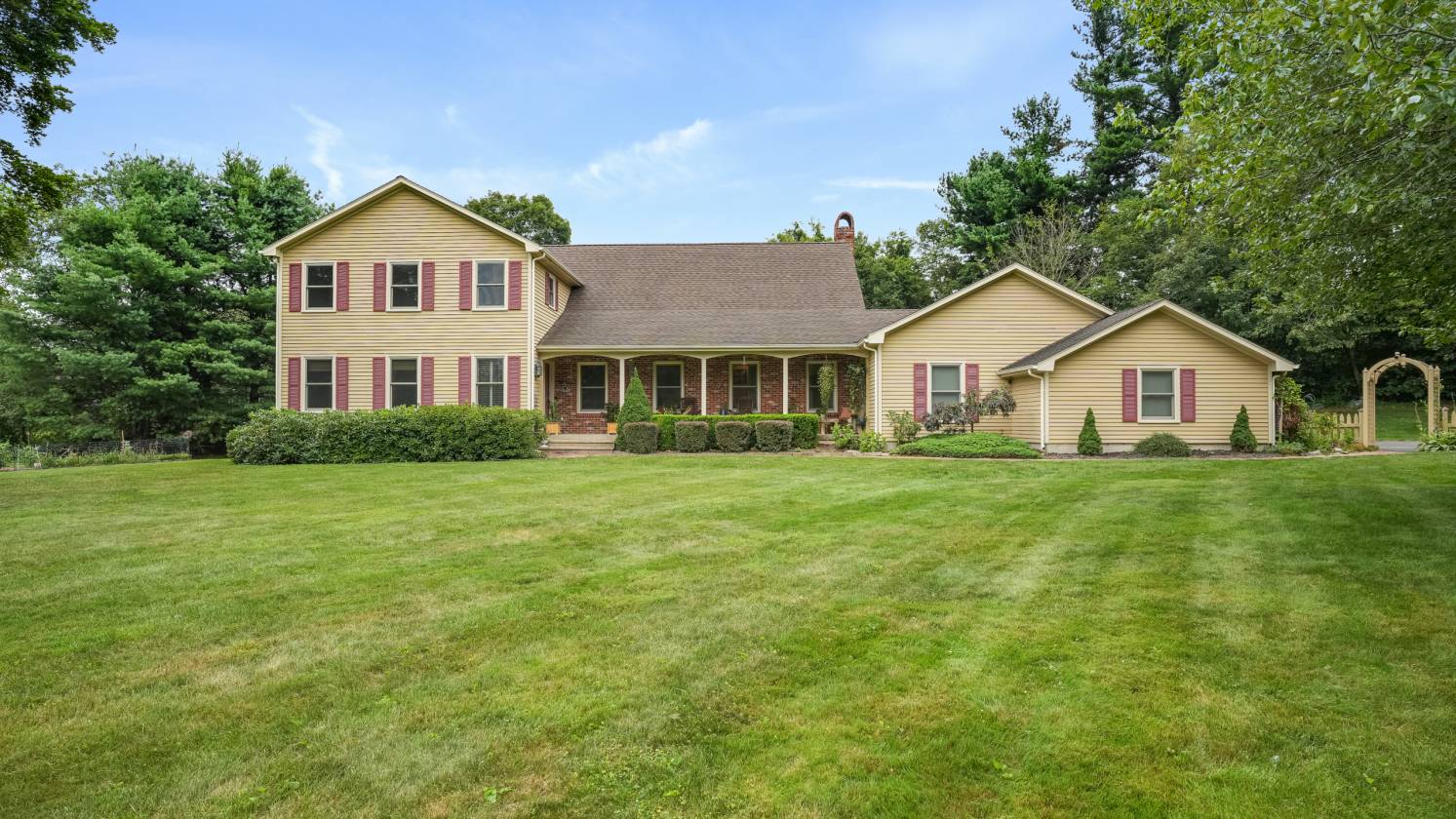 Horse Property for sale.