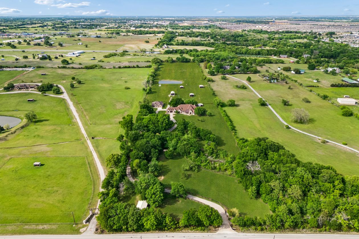 Luxury Acreage Living Without Compromise - photo 30