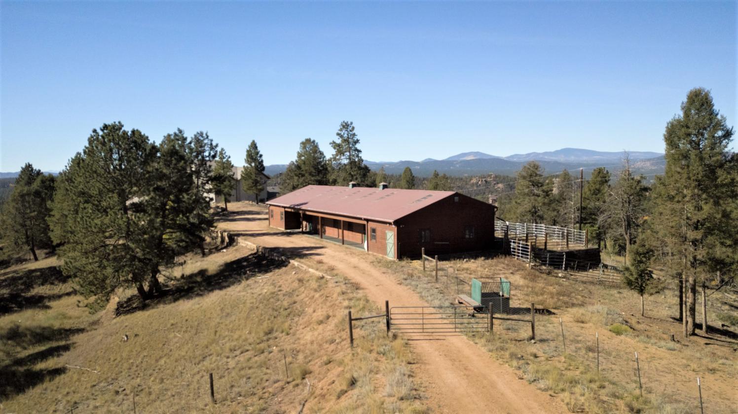 Luxury Equestrian Estate in a Gated Community - photo 29