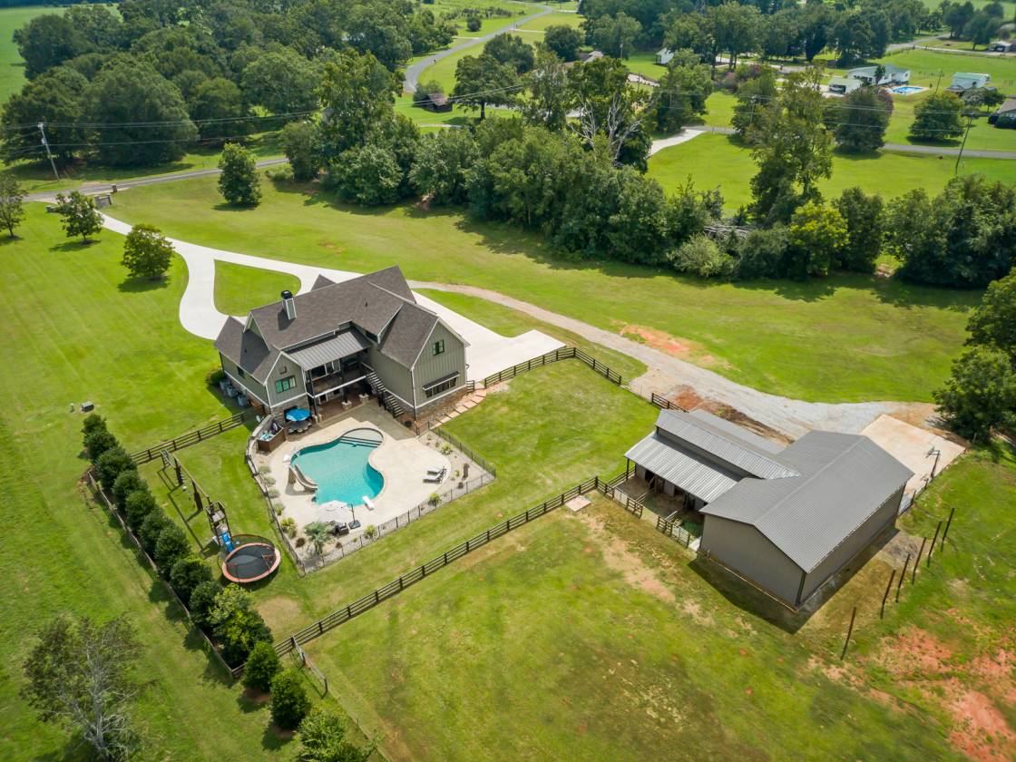 Horse Property for sale.