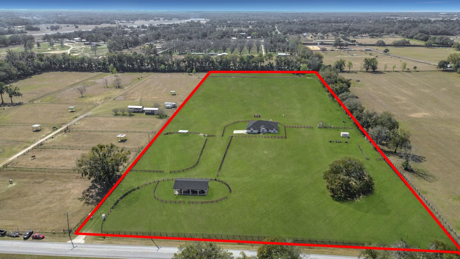 Experience Ocala Horse Country Living! 14.1 Acres - photo 1