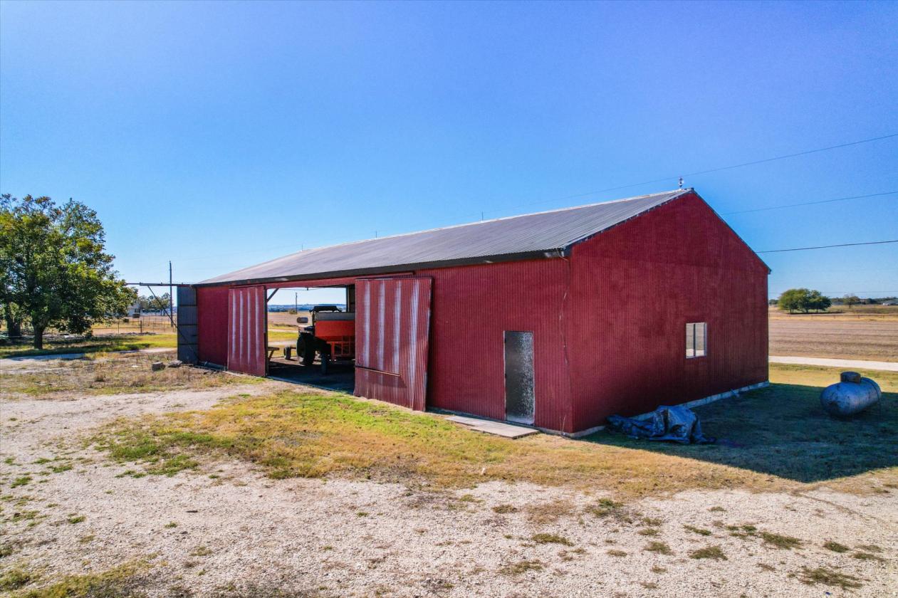 Unrestricted, Fully Fenced, 25.5 Acres and Home - photo 15