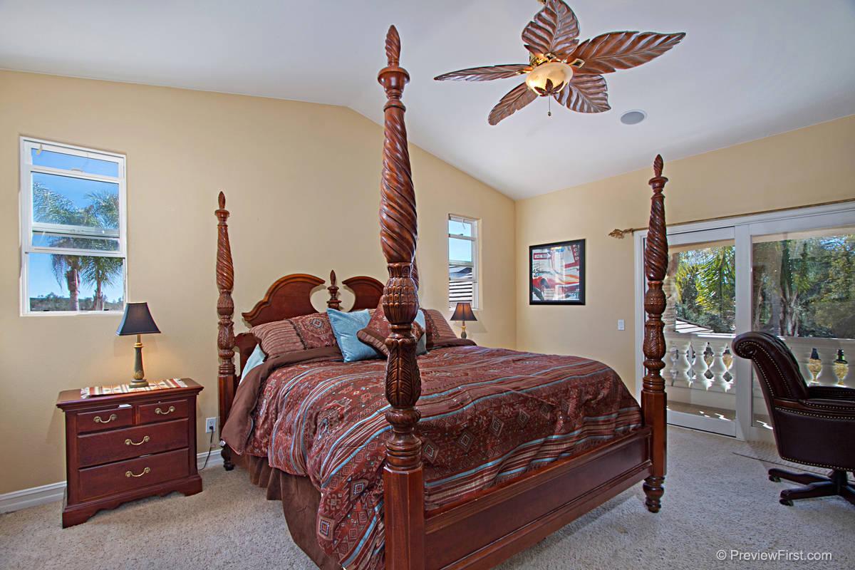 Entertainers paradise with great horse facilities and Apple Orchard