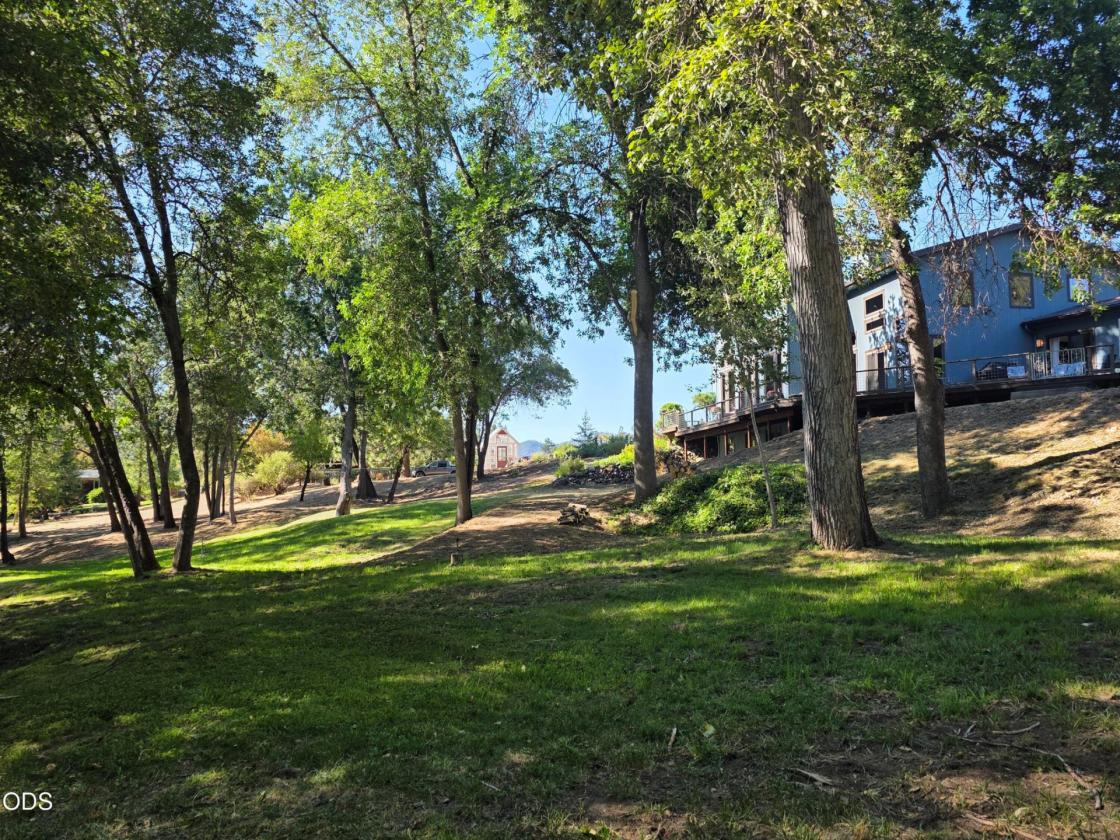 Applegate Riverfront Equestrian Property - photo 29