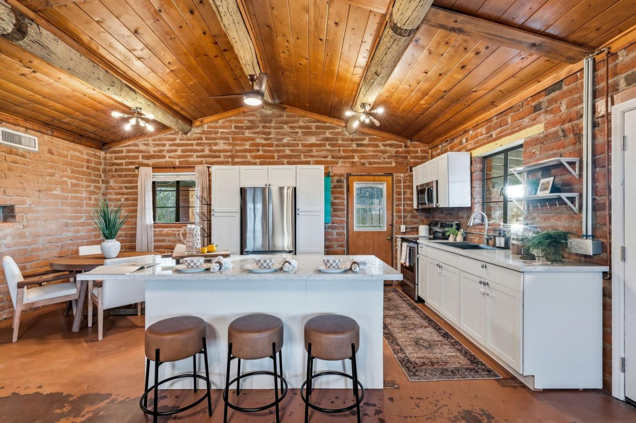 One-Of-A-Kind Tucson Area Ranch - photo 10