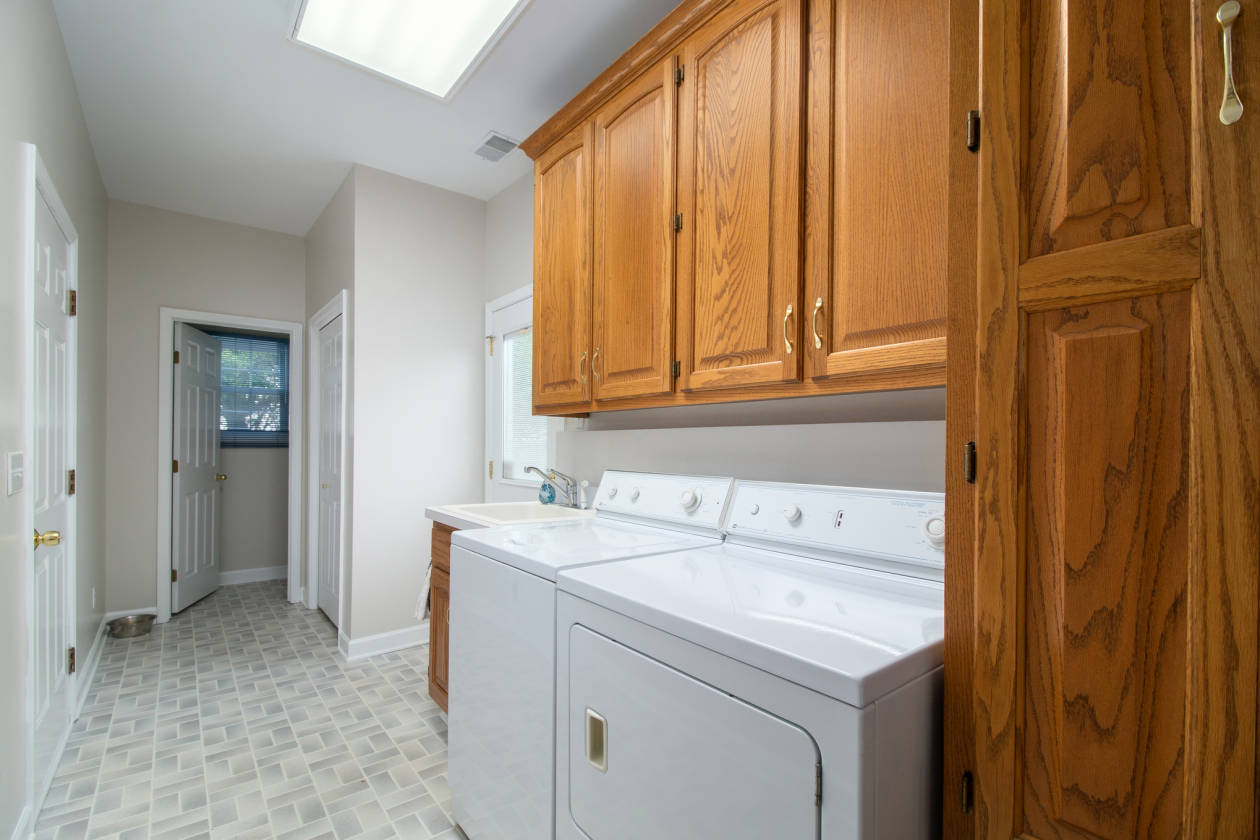 SOLD!! 10 Acre Horse Property; 5 BR, 2 Full &... Yorkville, Kendall