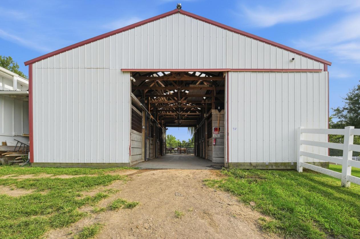 Premier Equestrian Estate on Nearly 20 Acres - photo 7