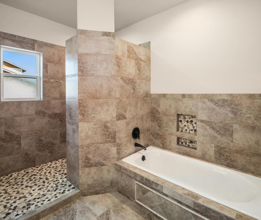 LAKEFRONT EQUESTRIAN ESTATE- TURNKEY, MULTI-USE - photo 13