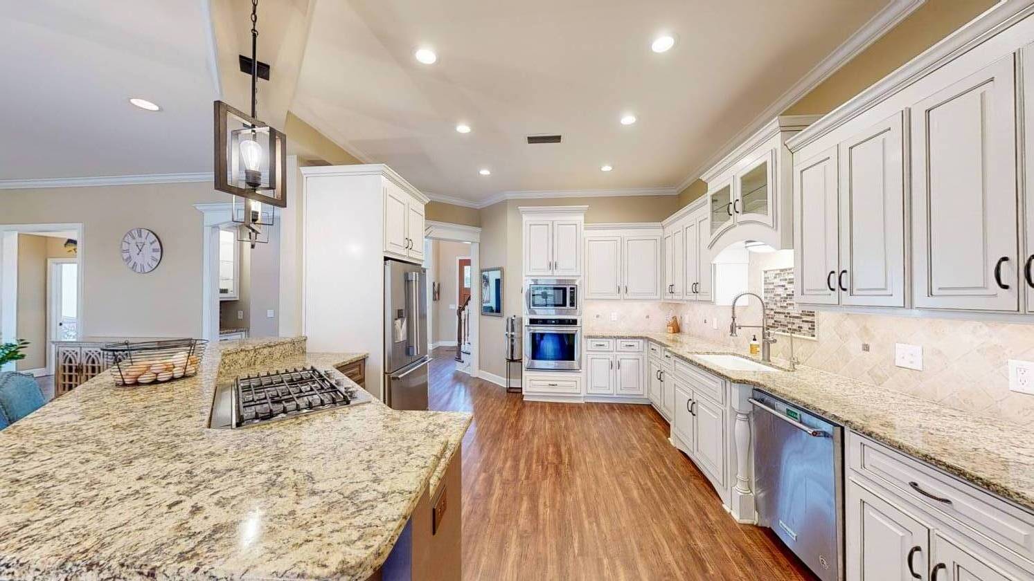 Luxury equestrian mini estate with executive home - photo 13