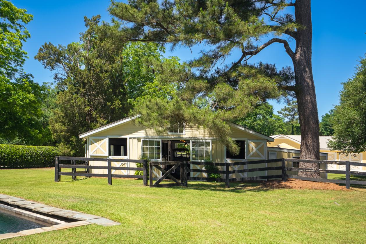 Luxury Equestrian Estate bordered by Bruce's Field - photo 24