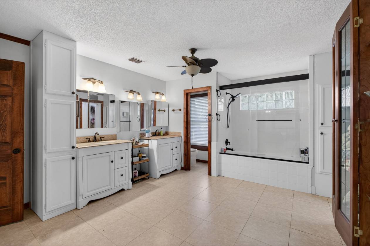 Gorgeous Multi-Faceted Equestrian Property - photo 15
