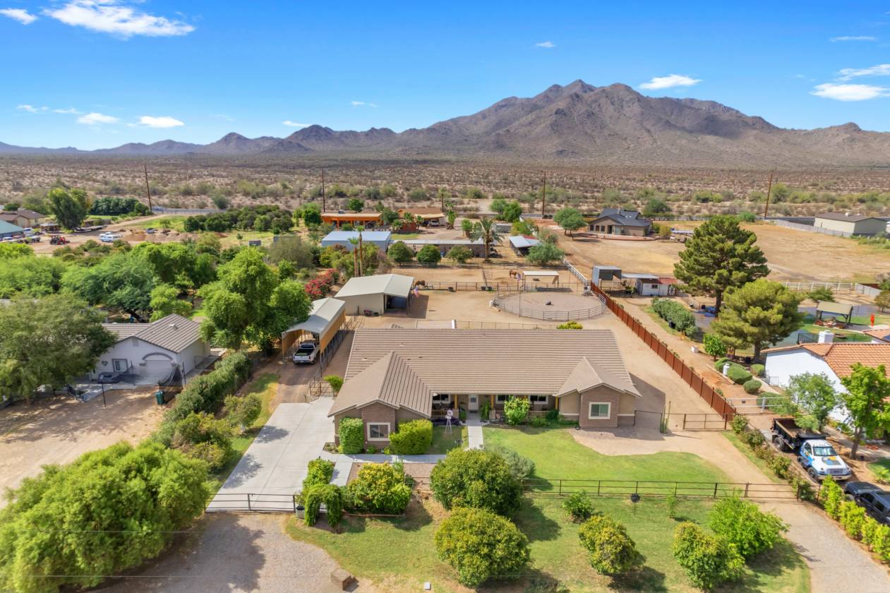 Horse Property for sale.