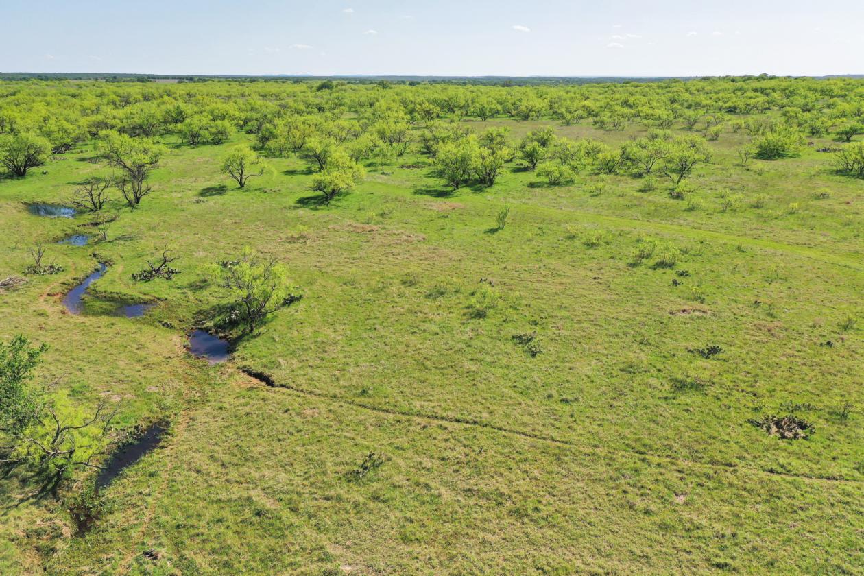 SPECTACULAR ±331 ACRE RANCH WITH MULTIPLE HOMES + - photo 10