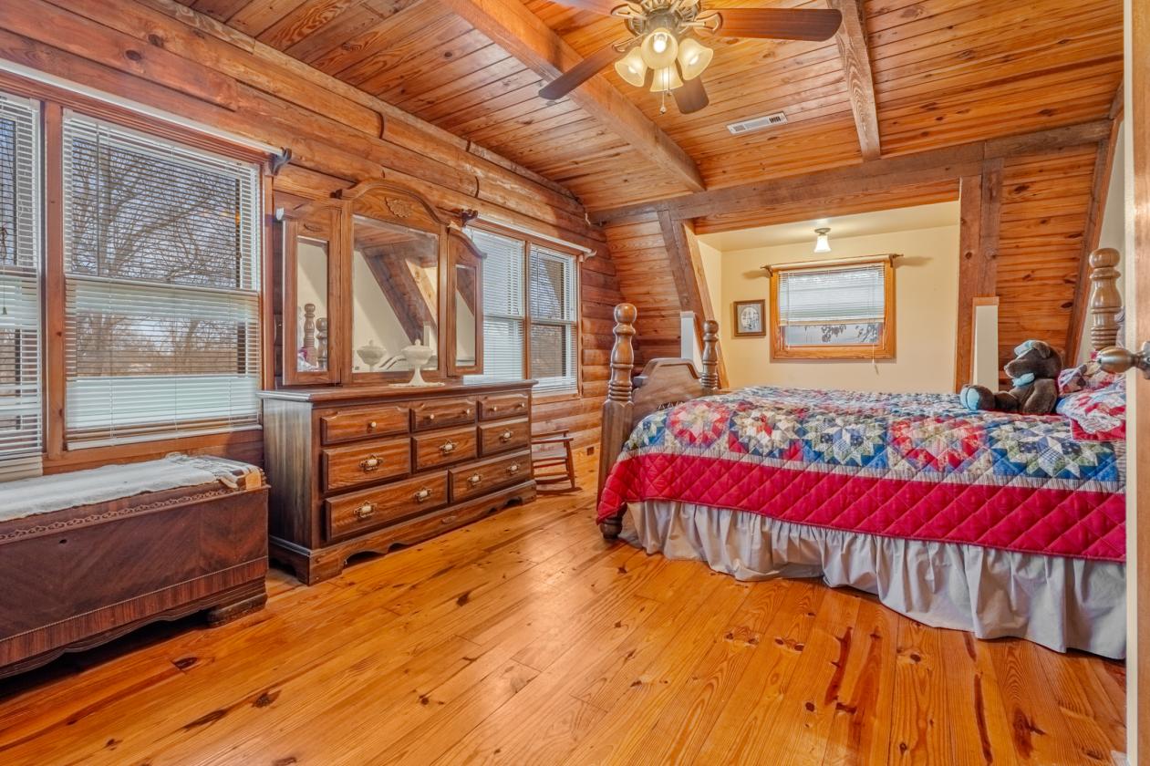 REAL LOG HOME on 12 Unrestricted Acres - photo 11