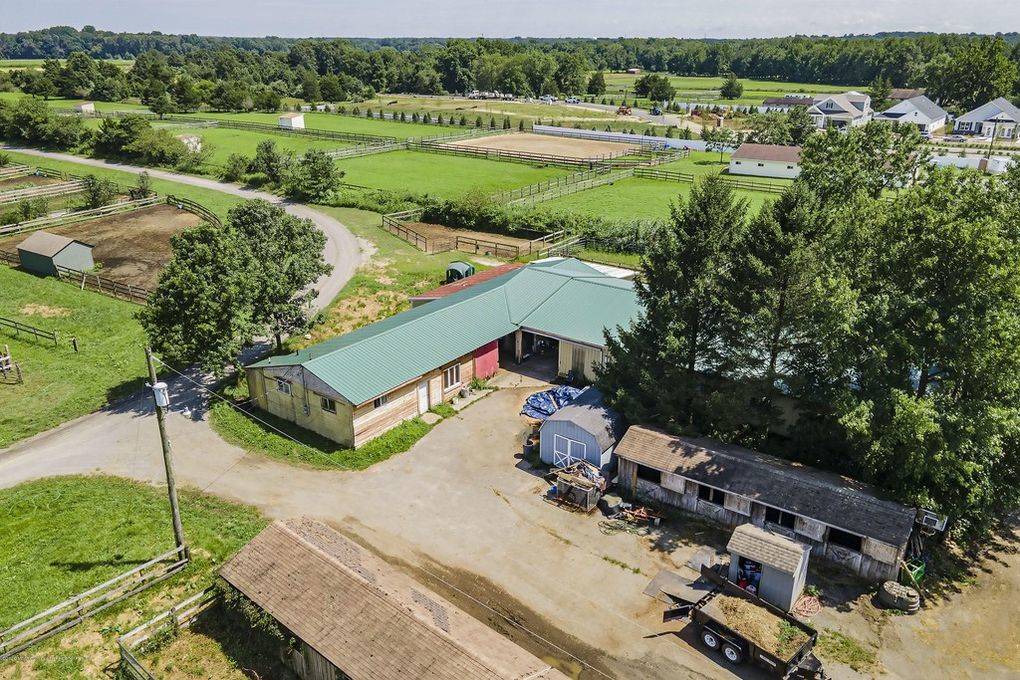 Harness Horse Training Facility WITH Stonedust Training Track