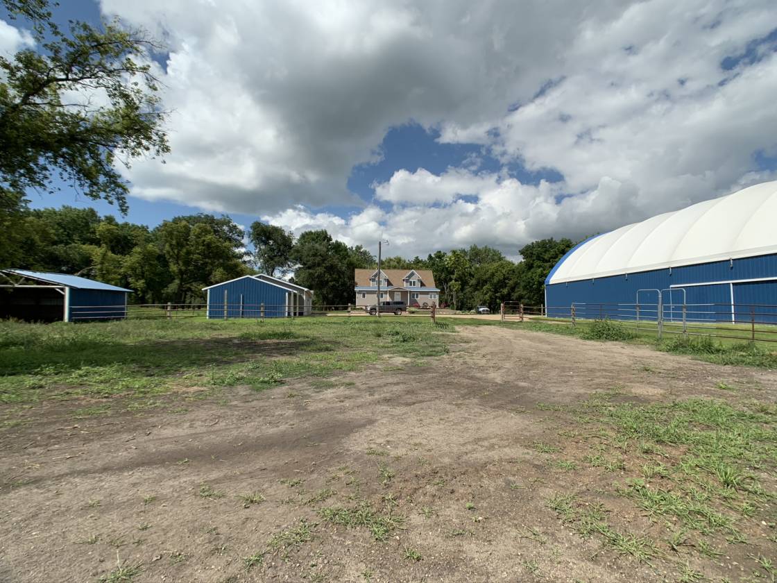 16.34 ACRE HORSE FARM 7000 SQ FT COVERALL BARN &... Watertown