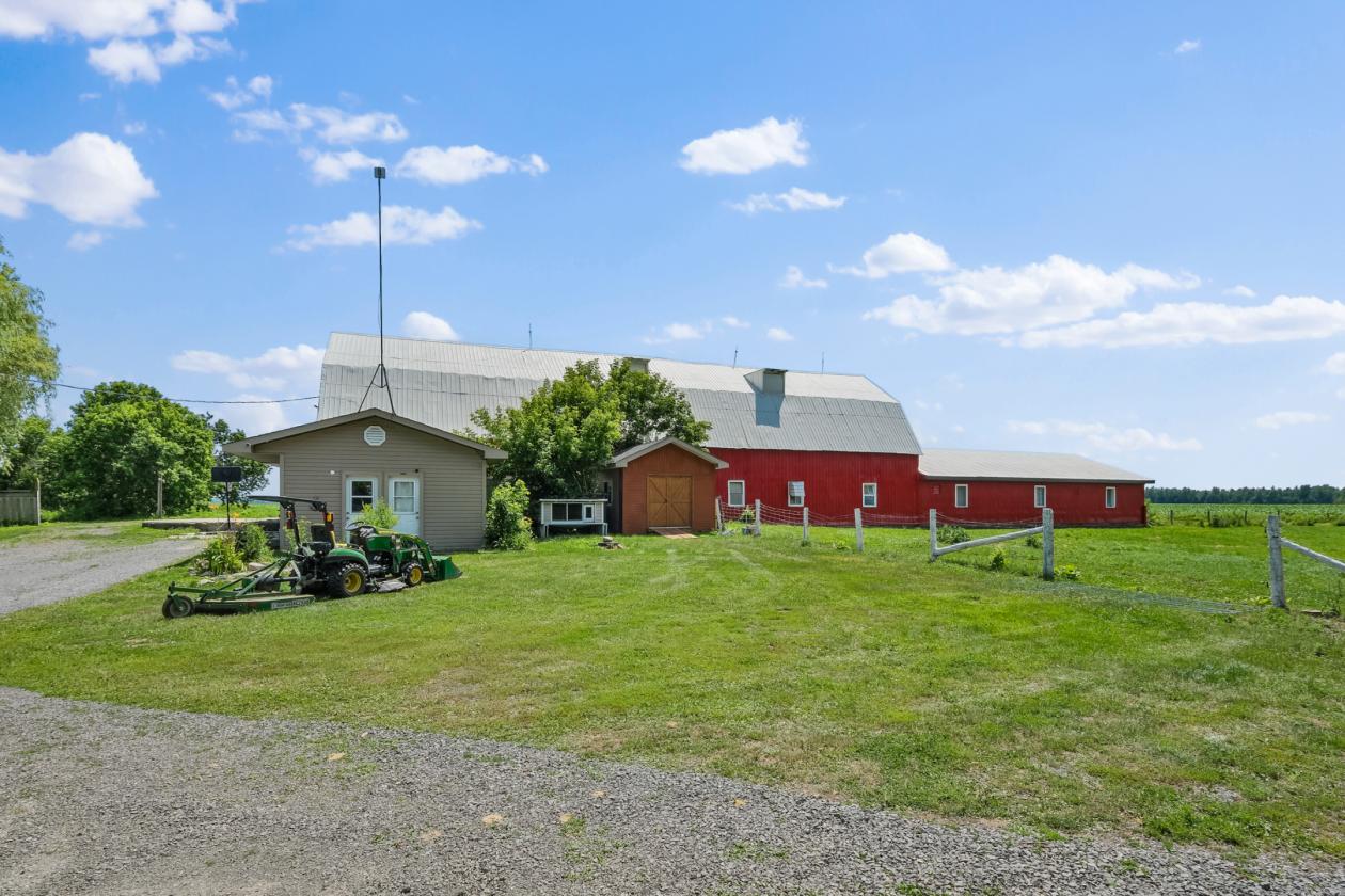 Horse farm with remodeled home with remodeled home - photo 3