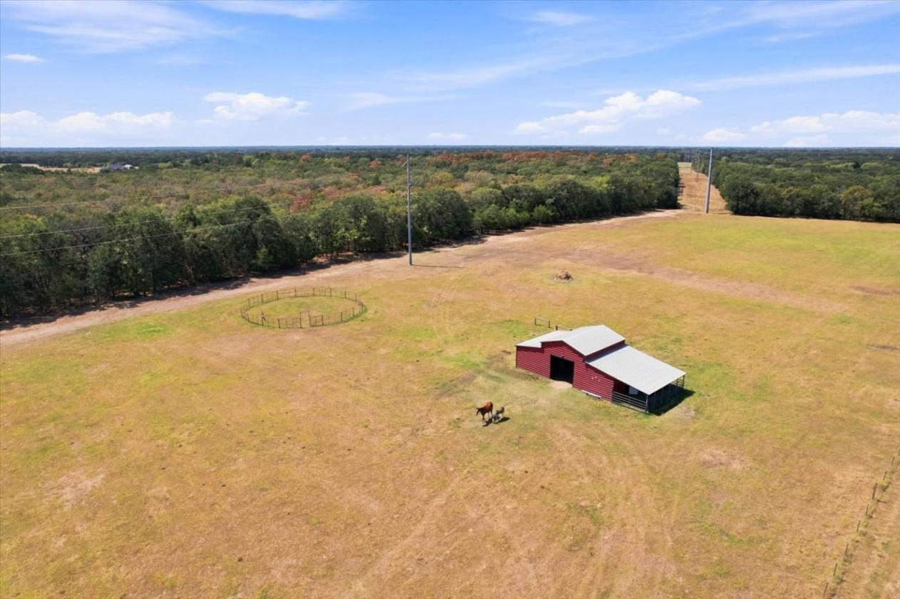 10 AC Horse Property, dual primary bedrooms - photo 28