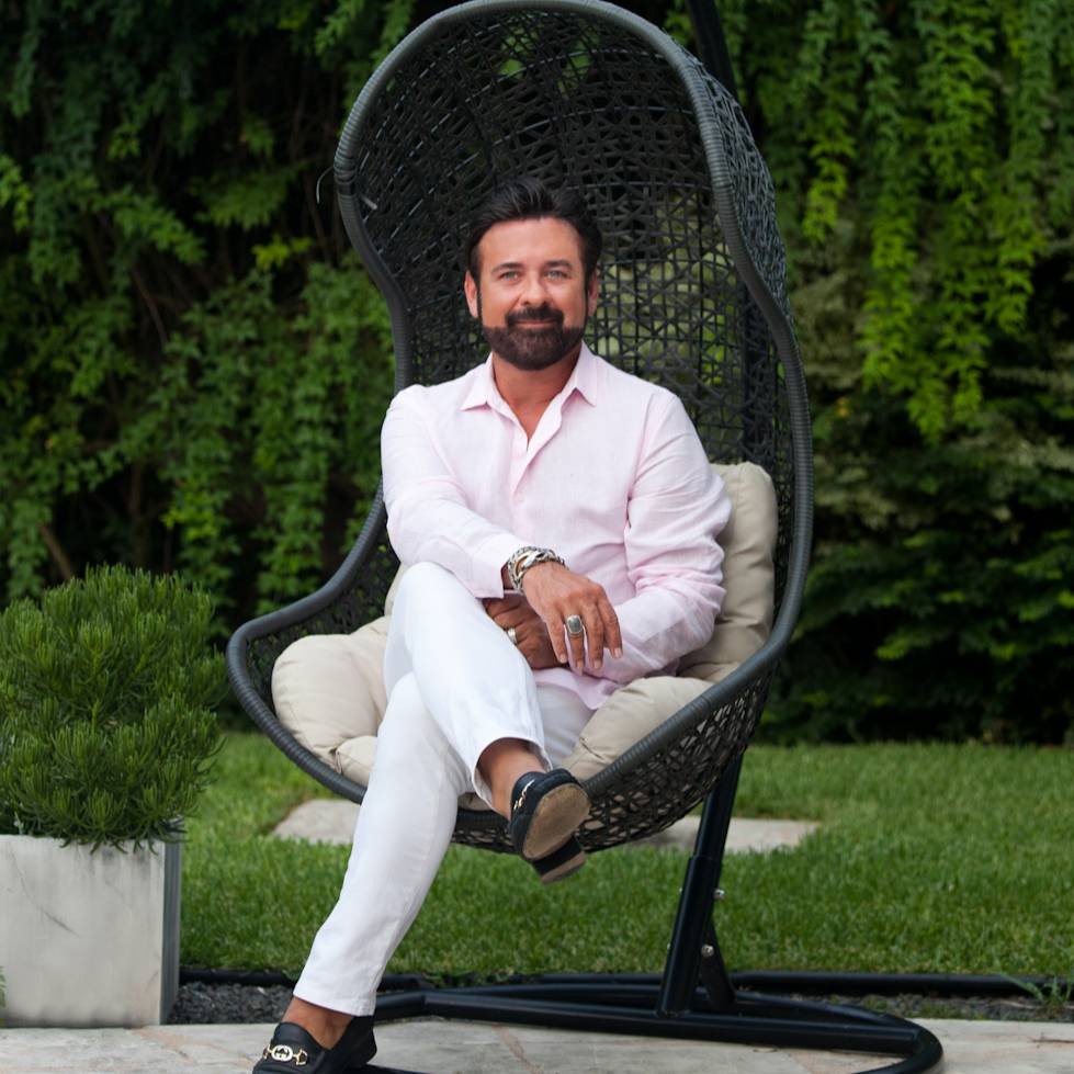 Agent profile picture