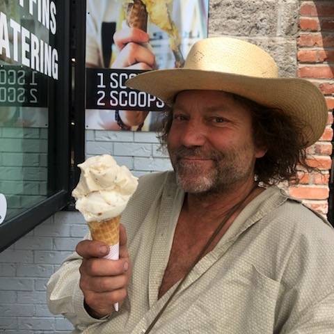 Agent profile picture.