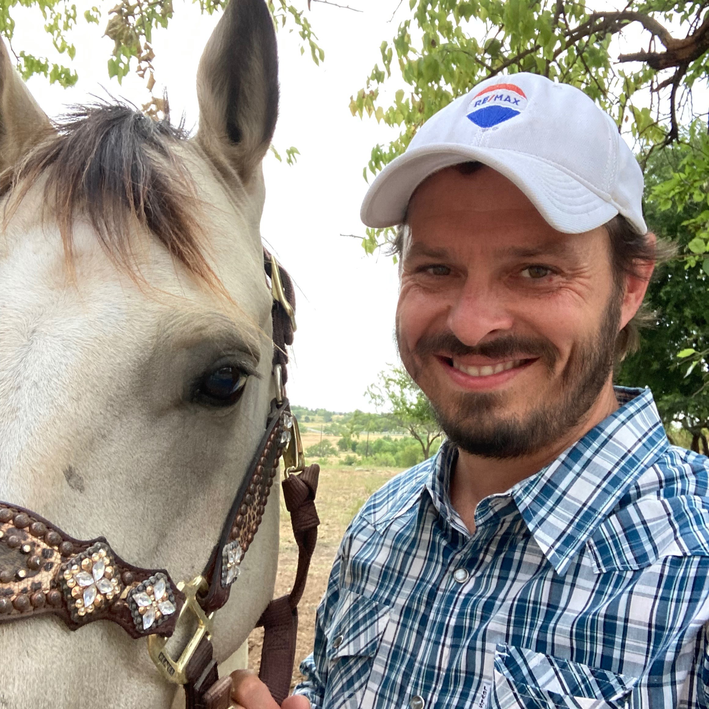 Agent profile picture