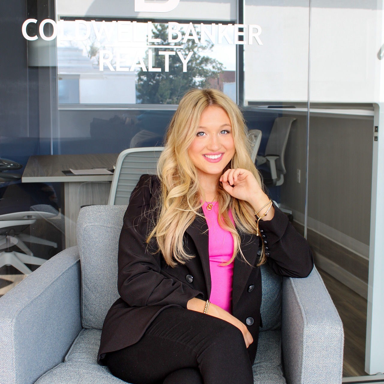 Agent profile picture.