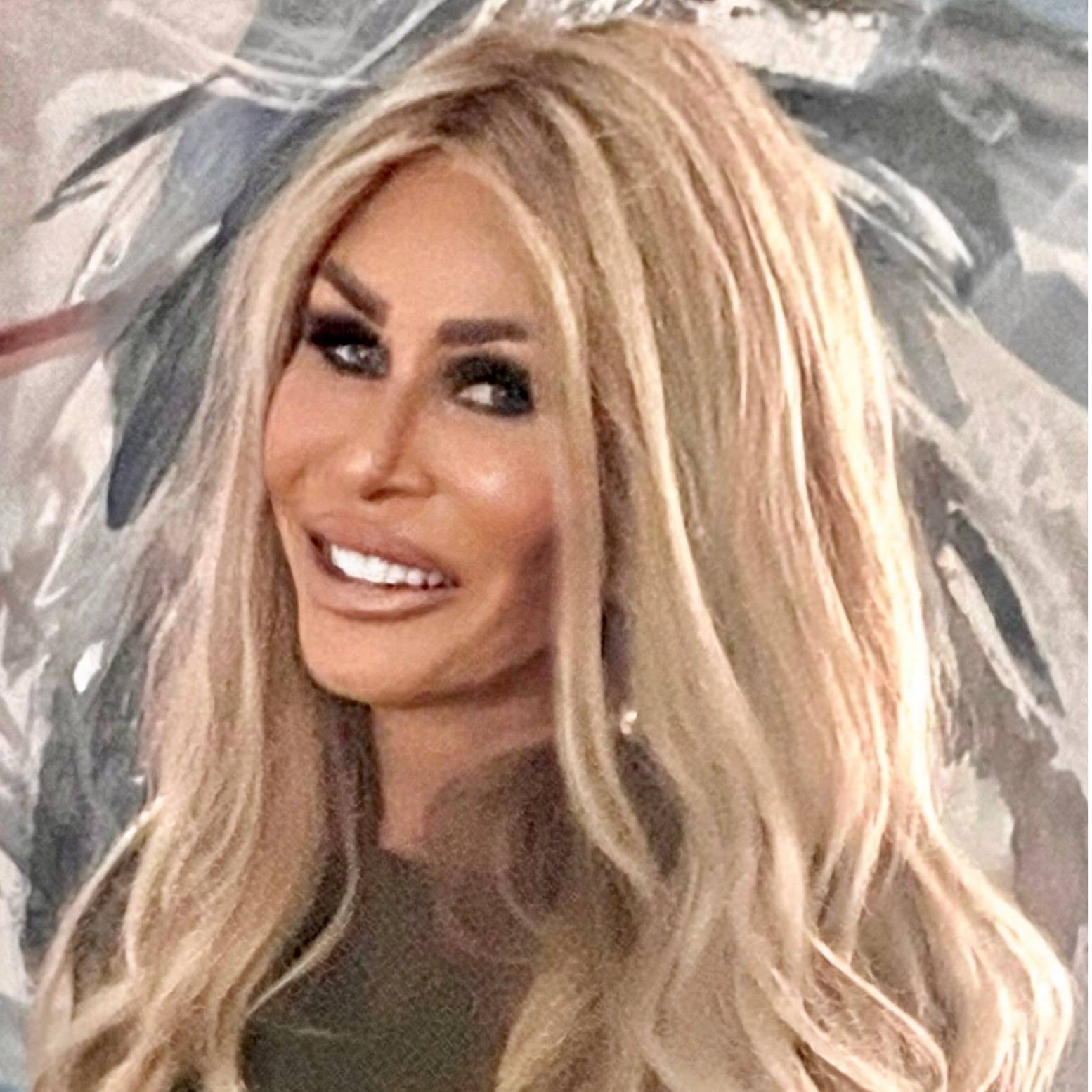 Agent profile picture.