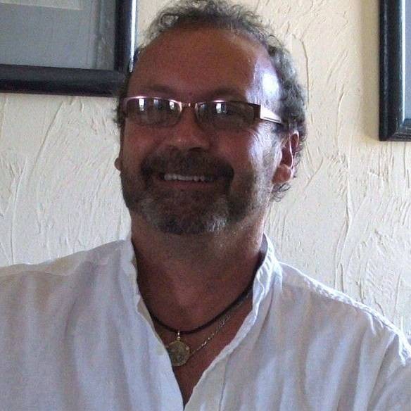 Agent profile picture.