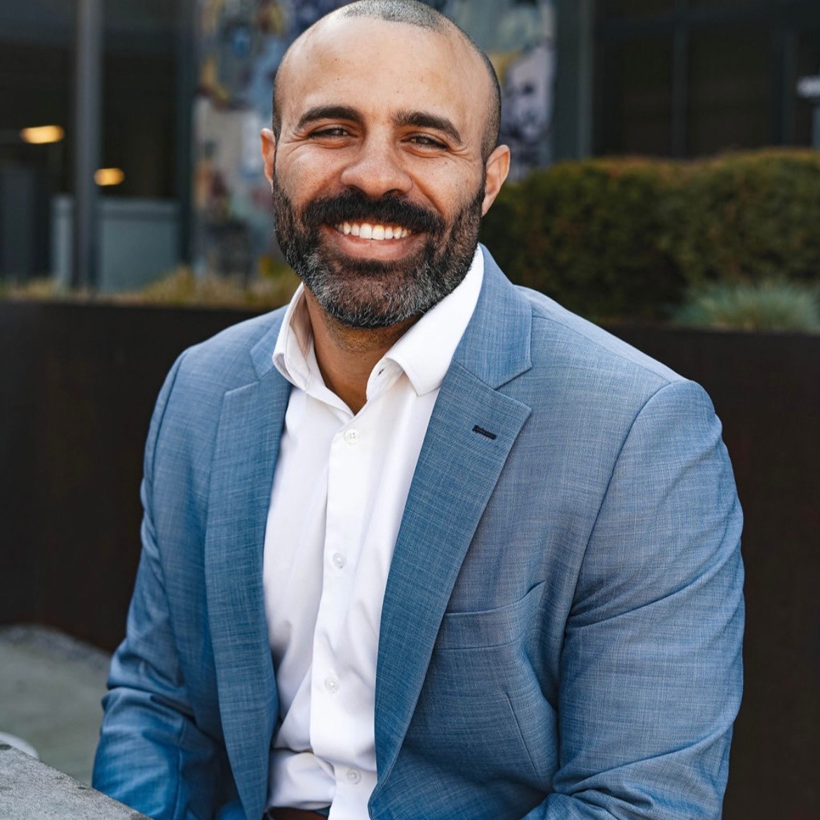 Agent profile picture.