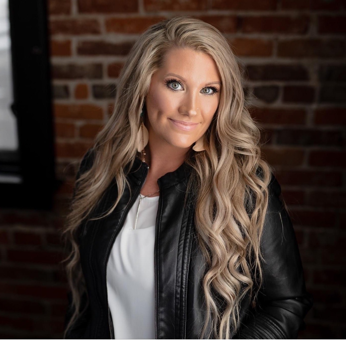 Agent profile picture.