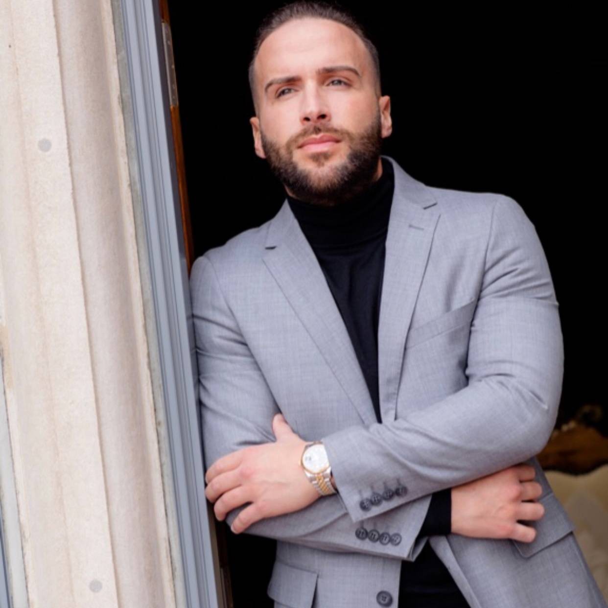 Agent profile picture